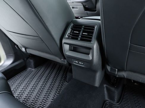New 2026 Volkswagen Tiguan SE R-Line image 39