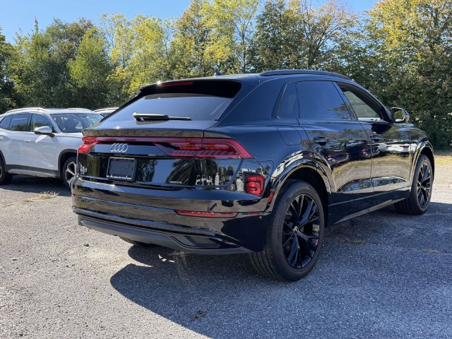 Used 2023 Audi Q8 Premium w/ Convenience Package AWD/4WD image 5