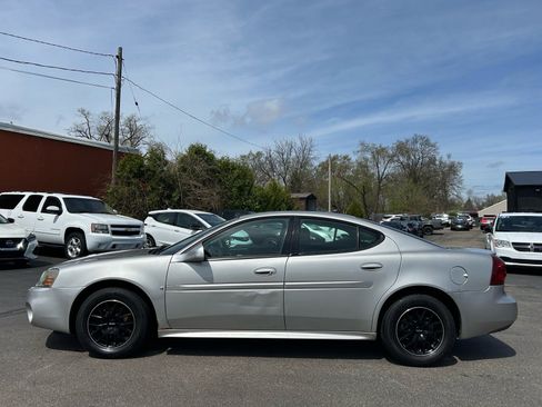 Used 2007 Pontiac Grand Prix w/ Sport Package FWD image 2