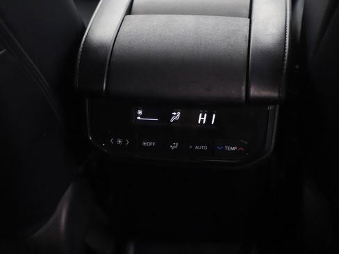 Used 2022 Toyota Highlander XLE image 17