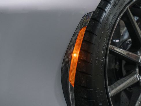 Used 2022 Ferrari SF90 Spider image 29