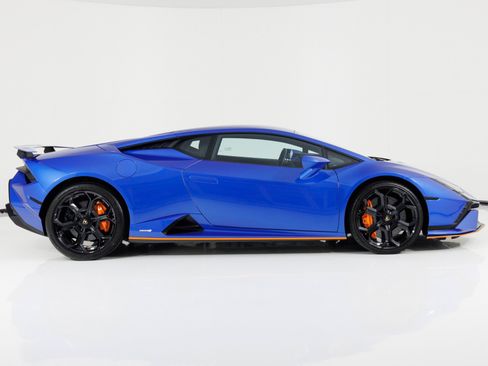 Used 2023 Lamborghini Huracan Tecnica RWD image 3