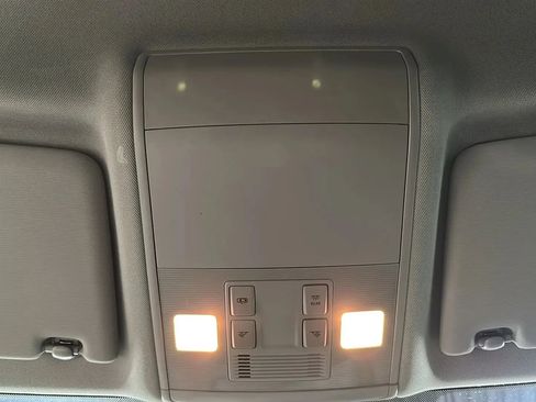 Used 2019 Volkswagen Atlas S FWD image 28