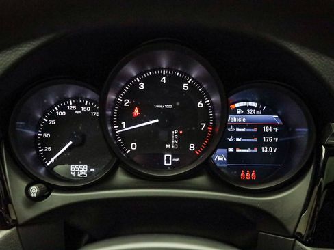 Certified 2025 Porsche Macan AWD/4WD image 26