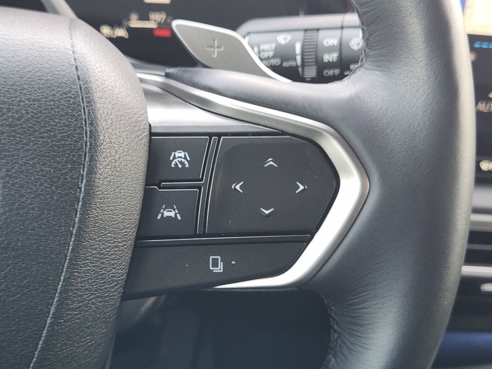 Used 2025 Lexus RX 450h AWD w/ Convenience Package image 33