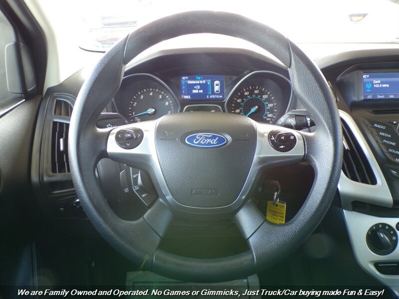 Used 2014 Ford Focus SE FWD image 12
