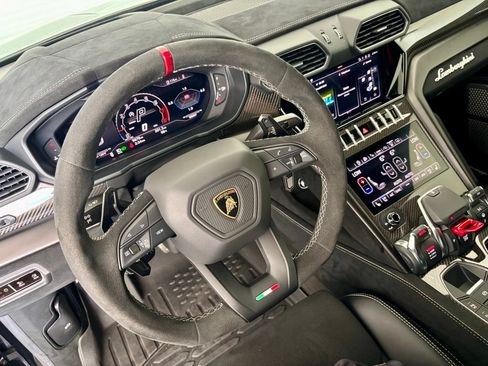Used 2024 Lamborghini Urus Performante AWD/4WD image 14