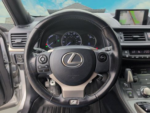 Used 2016 Lexus CT 200h image 9