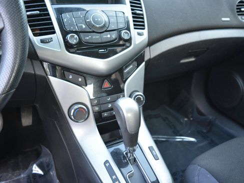 Used 2014 Chevrolet Cruze LT FWD image 21