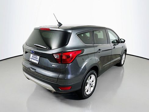 Used 2019 Ford Escape SE image 7