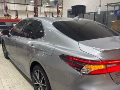 Used 2022 Toyota Camry XLE image 9