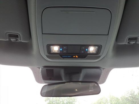 Used 2023 Ford F150 XLT image 15