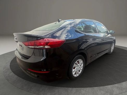 Used 2017 Hyundai Elantra SE image 5