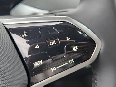 New 2025 Volkswagen ID. Buzz Pro S RWD image 18