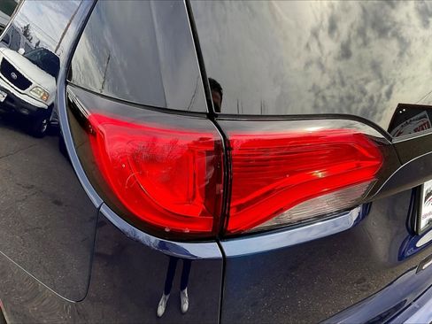 Used 2017 Chrysler Pacifica Touring-L image 21