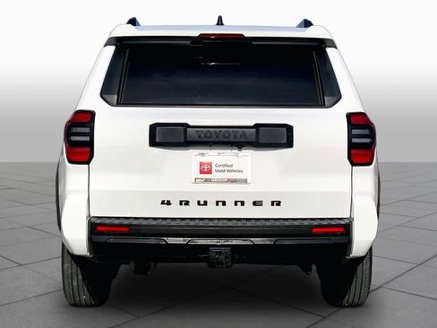 Used 2025 Toyota 4Runner SR5 AWD/4WD image 5
