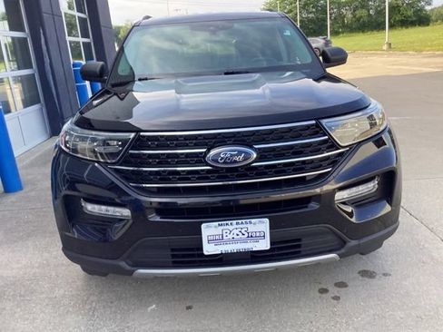 Used 2020 Ford Explorer XLT w/ Equipment Group 202A AWD/4WD image 4