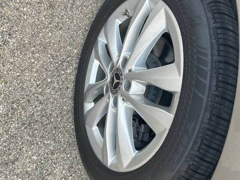Used 2019 Mercedes-Benz C 300 Sedan image 16