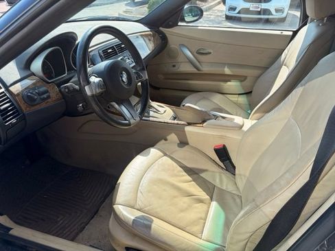 Used 2005 BMW Z4 3.0i RWD image 5