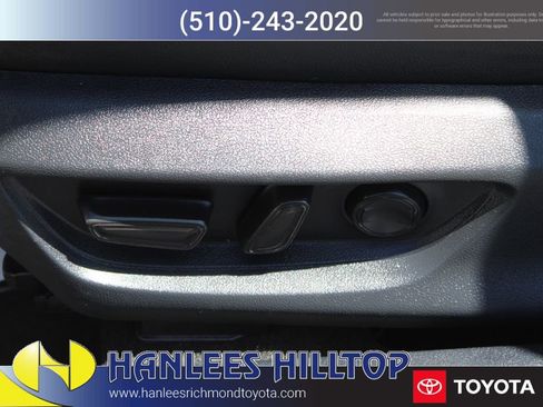Used 2025 Toyota Camry SE w/ Convenience Package FWD image 13