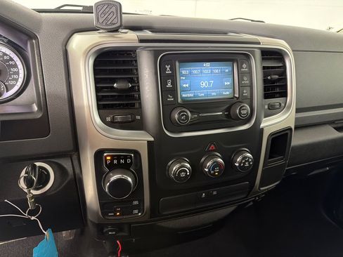 Used 2020 RAM 1500 Classic SLT AWD/4WD image 16