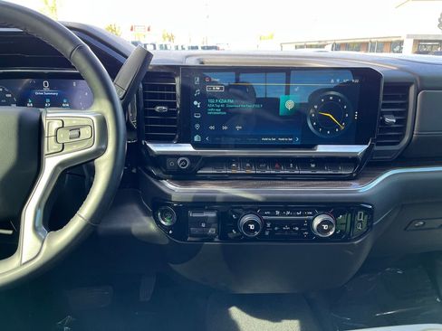 Used 2023 Chevrolet Silverado 1500 LT w/ Convenience Package II AWD/4WD image 40