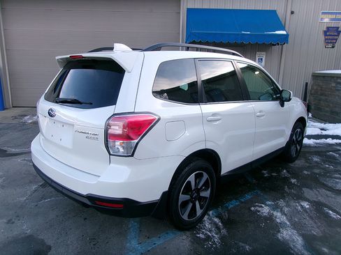 Used 2017 Subaru Forester 2.5i Premium w/ All-Weather Package image 6