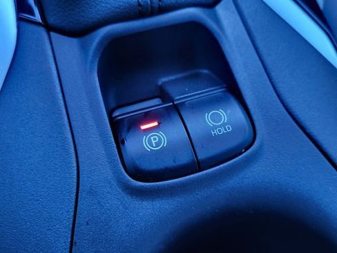 Used 2024 Toyota Corolla Cross LE w/ Moonroof Package image 23