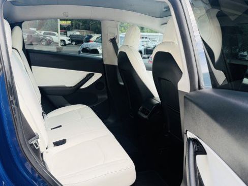 Used 2020 Tesla Model Y Long Range AWD/4WD image 17
