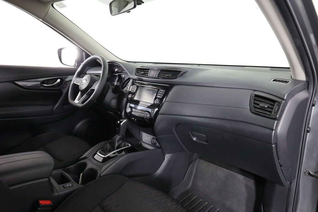 Used 2018 Nissan Rogue SV w/ Premium Package AWD/4WD image 24