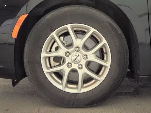 Used 2023 Chrysler Pacifica Touring-L FWD image 22