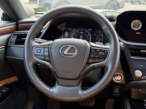 Used 2023 Lexus ES 350 Premium image 9