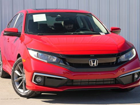 Used 2020 Honda Civic EX image 2