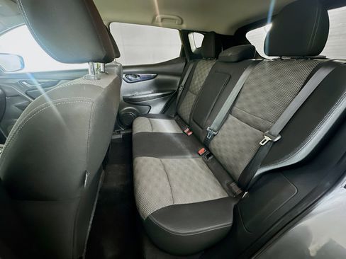 Used 2018 Nissan Rogue Sport SV image 25