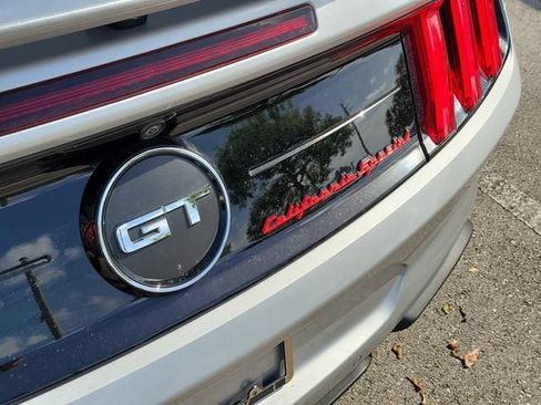 Used 2019 Ford Mustang GT Premium w/ Equipment Group 401A RWD image 9