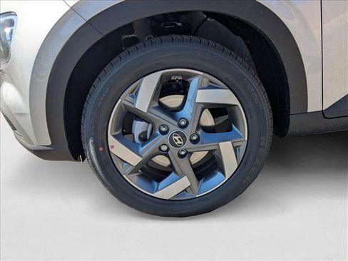 New 2025 Hyundai Venue SEL image 10