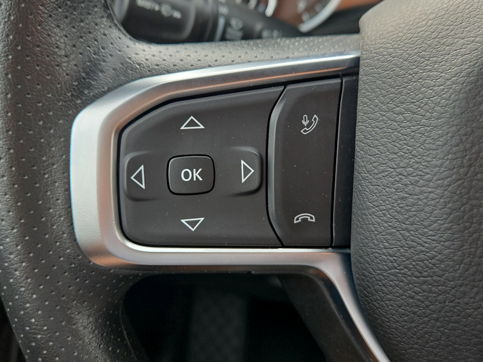 Used 2025 RAM 1500 Tradesman w/ Night Edition AWD/4WD image 13