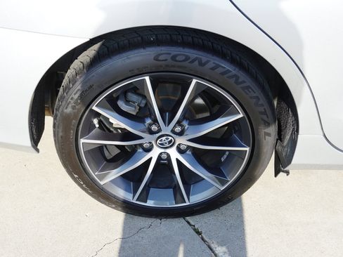 Certified 2017 Toyota Camry XSE image 11