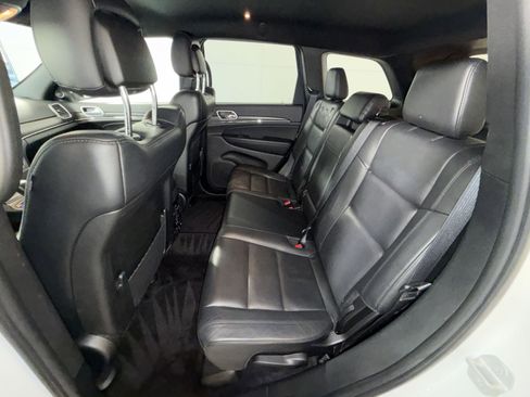 Used 2018 Jeep Grand Cherokee Limited image 24