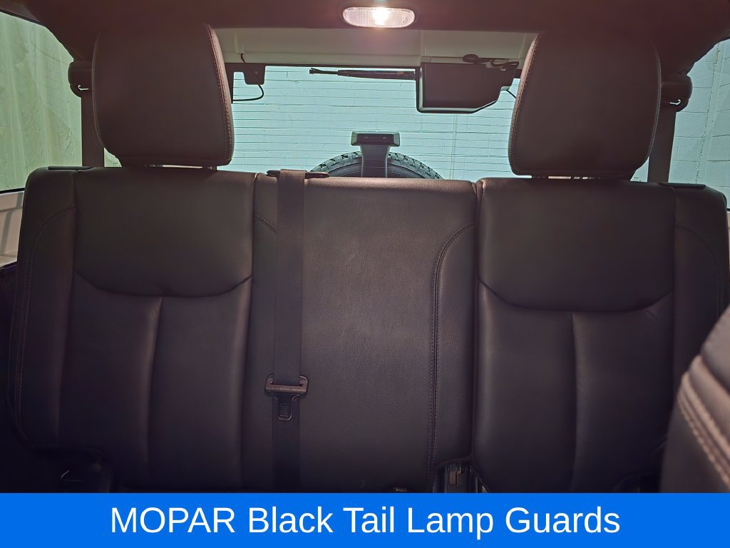 Used 2018 Jeep Wrangler Unlimited Sahara AWD/4WD image 20