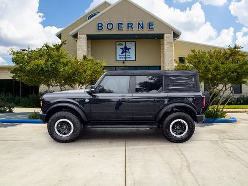 Used 2023 Ford Bronco Outer Banks w/ Sasquatch Package image 2