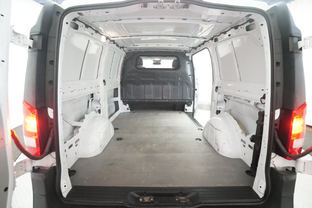 Used 2017 Mercedes-Benz Metris image 9