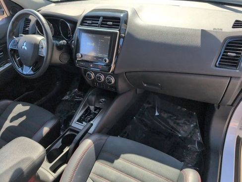 Used 2025 Mitsubishi Outlander Sport SE AWD/4WD image 31