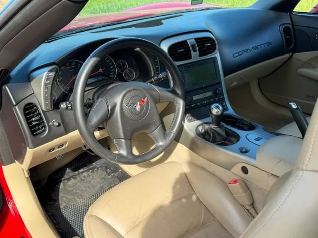 Used 2005 Chevrolet Corvette Coupe w/ Preferred Equipment Group RWD image 27