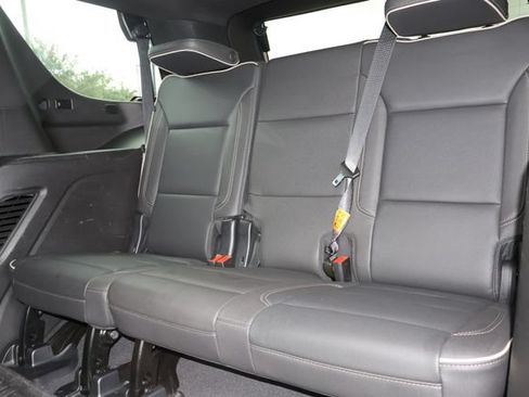 Used 2023 GMC Yukon SLT w/ SLT Premium Package AWD/4WD image 16