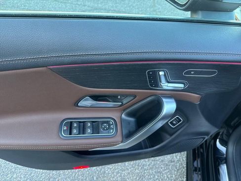 Used 2022 Mercedes-Benz CLA 250 4MATIC image 34