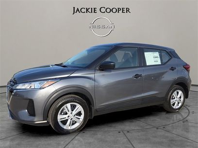 New 2025 Nissan Kicks Play S
