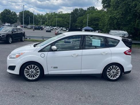 Used 2017 Ford C-MAX Energi SE w/ Equipment Group 402A FWD image 2