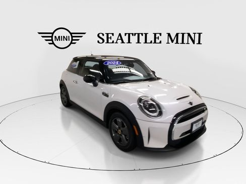 Used 2024 MINI Cooper SE FWD image 3
