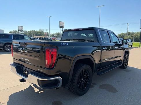 Used 2022 GMC Sierra 1500 SLT AWD/4WD image 3